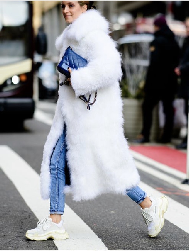 Stand Out Street-Style From New York Fashion Week F/W 2018 - Lucia ...